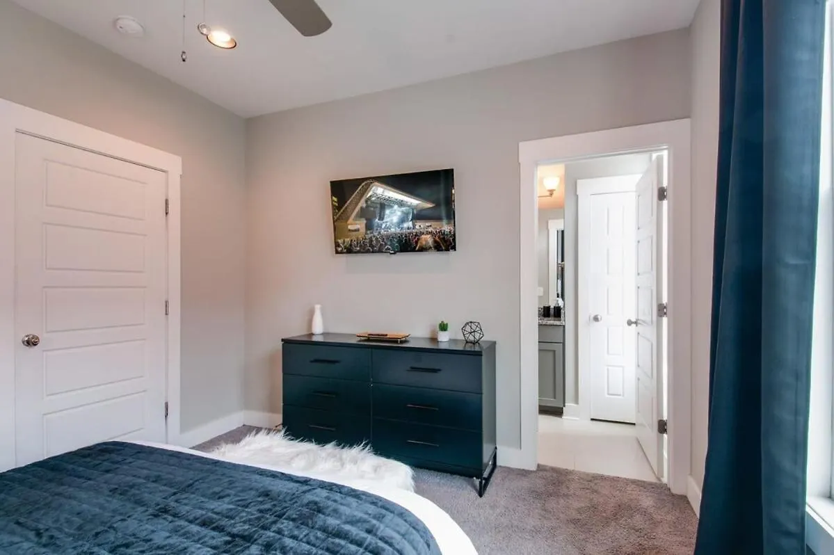 Close To The Gulch - Book Today Nashville 0*,