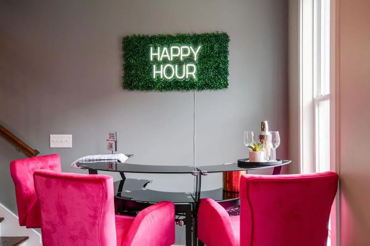 Close To The Gulch - Book Today Nashville