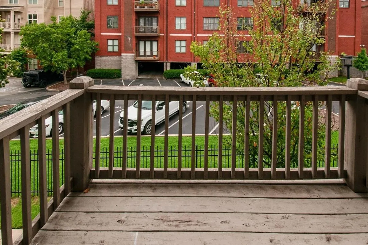Close To The Gulch - Book Today Nashville 0*,